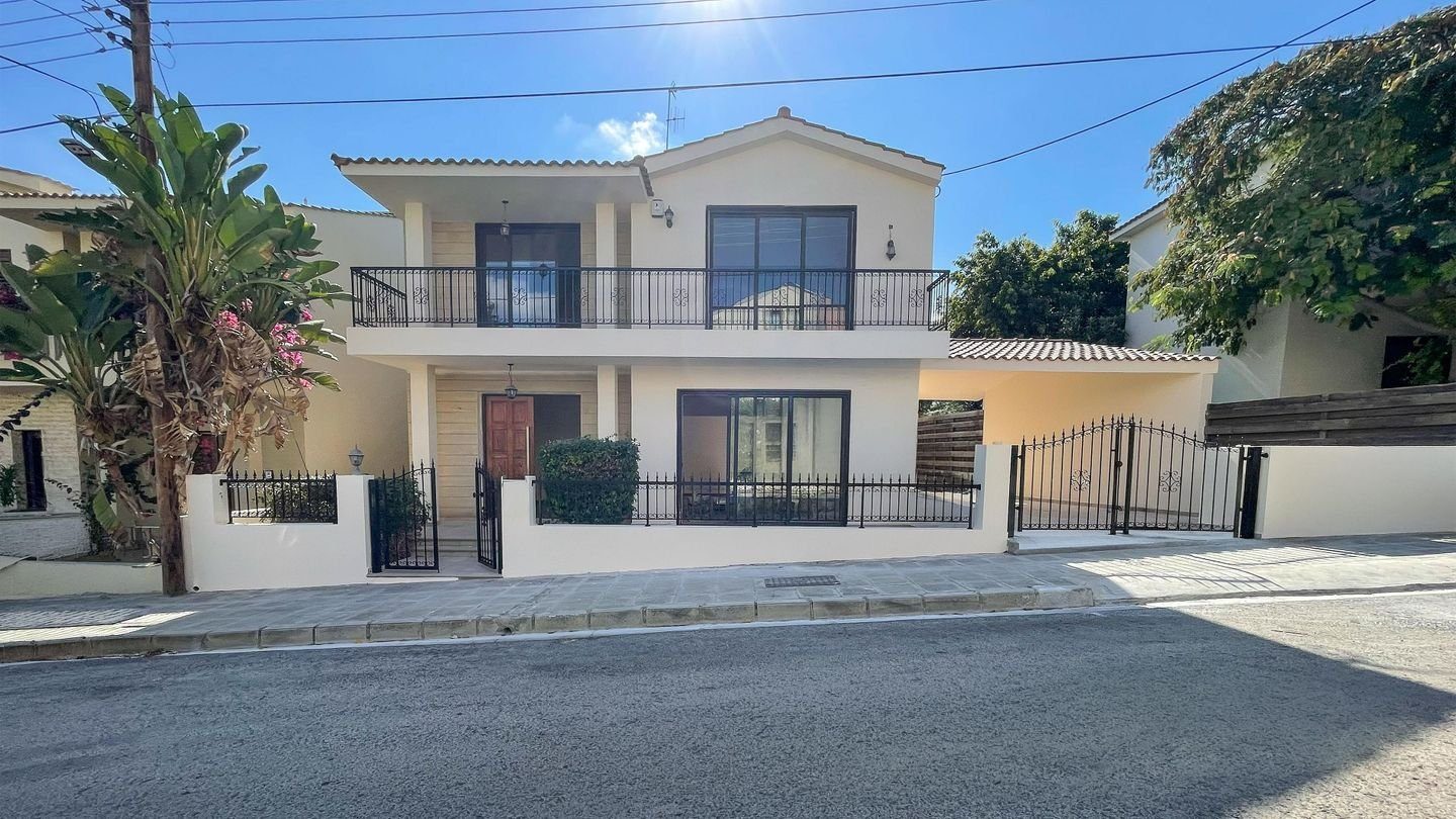 Three-Bedroom House with attic in Lakatameia, Nicosia