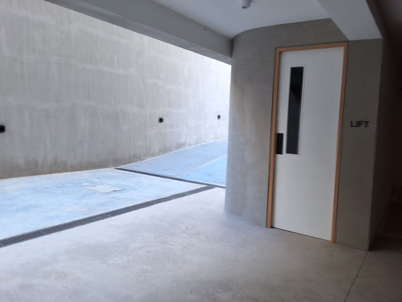Entire 1st Floor Office in Petrou Kai Pavlou, Limassol photo 11