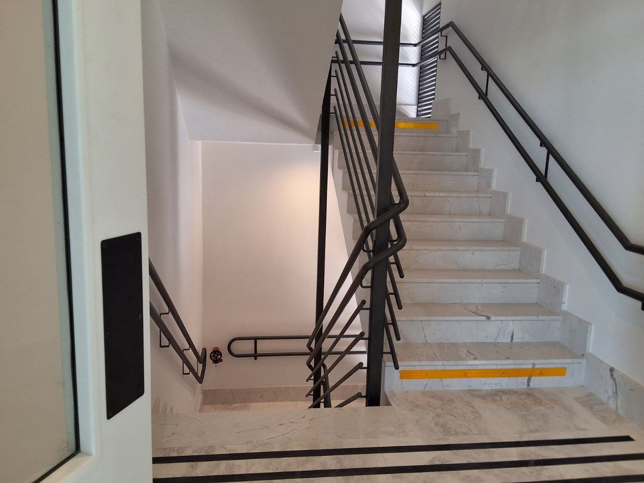 Entire 1st Floor Office in Petrou Kai Pavlou, Limassol photo 10