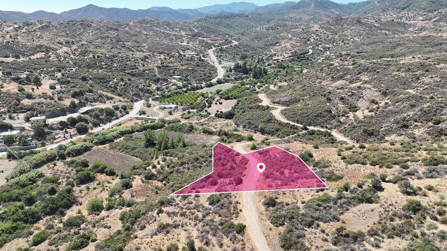 Residential Field in Kato Pyrgos, Nicosia photo 1