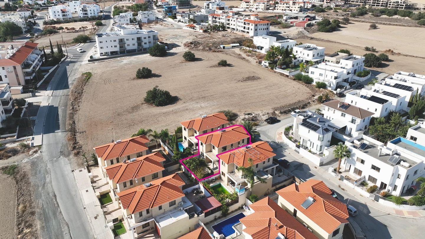 Two-Storey Detached House with Swimming Pool in Oroklini, Larnaca photo 2