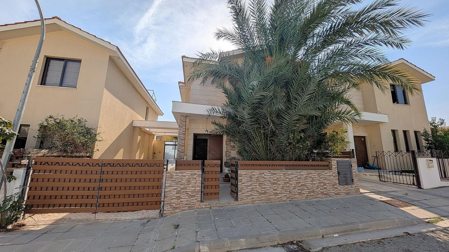 Two-Storey Detached House with Swimming Pool in Oroklini, Larnaca photo 6