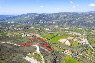 Agricultural field in Praitori, Paphos thumbnail 2