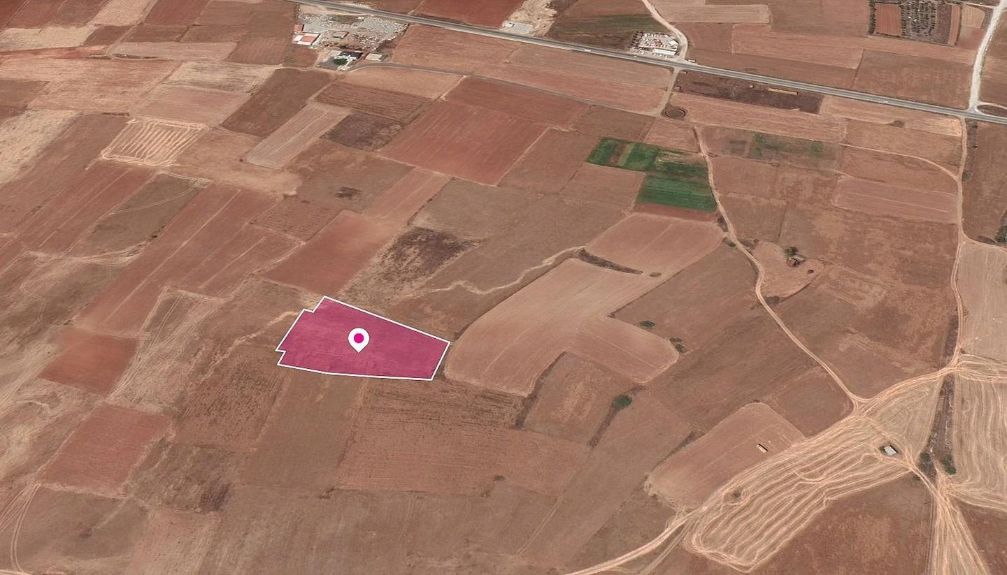 Agricultural field in Palaiometocho, Nicosia photo 1