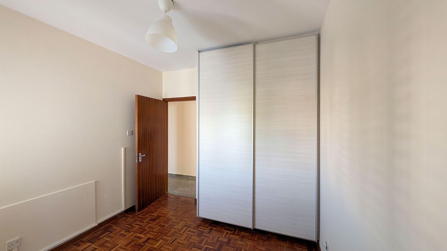 Three-Bedroom Apartment in Engomi, Nicosia photo 12