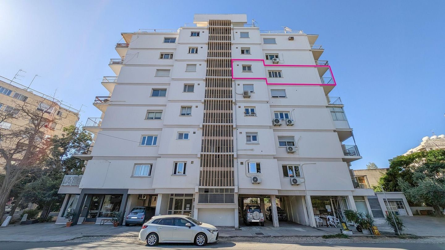 Three-Bedroom Apartment in Engomi, Nicosia photo 2
