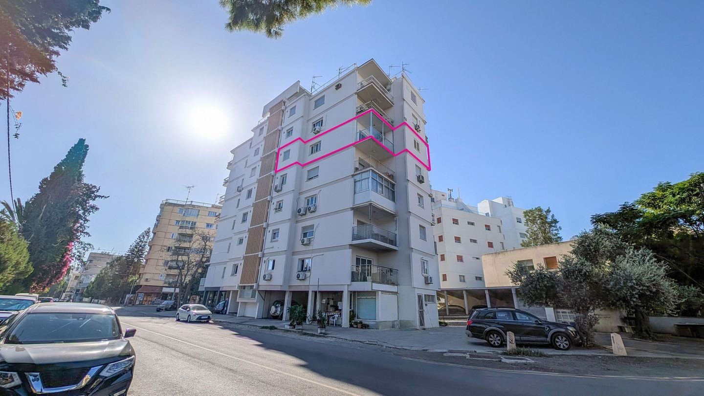 Three-Bedroom Apartment in Engomi, Nicosia photo 1