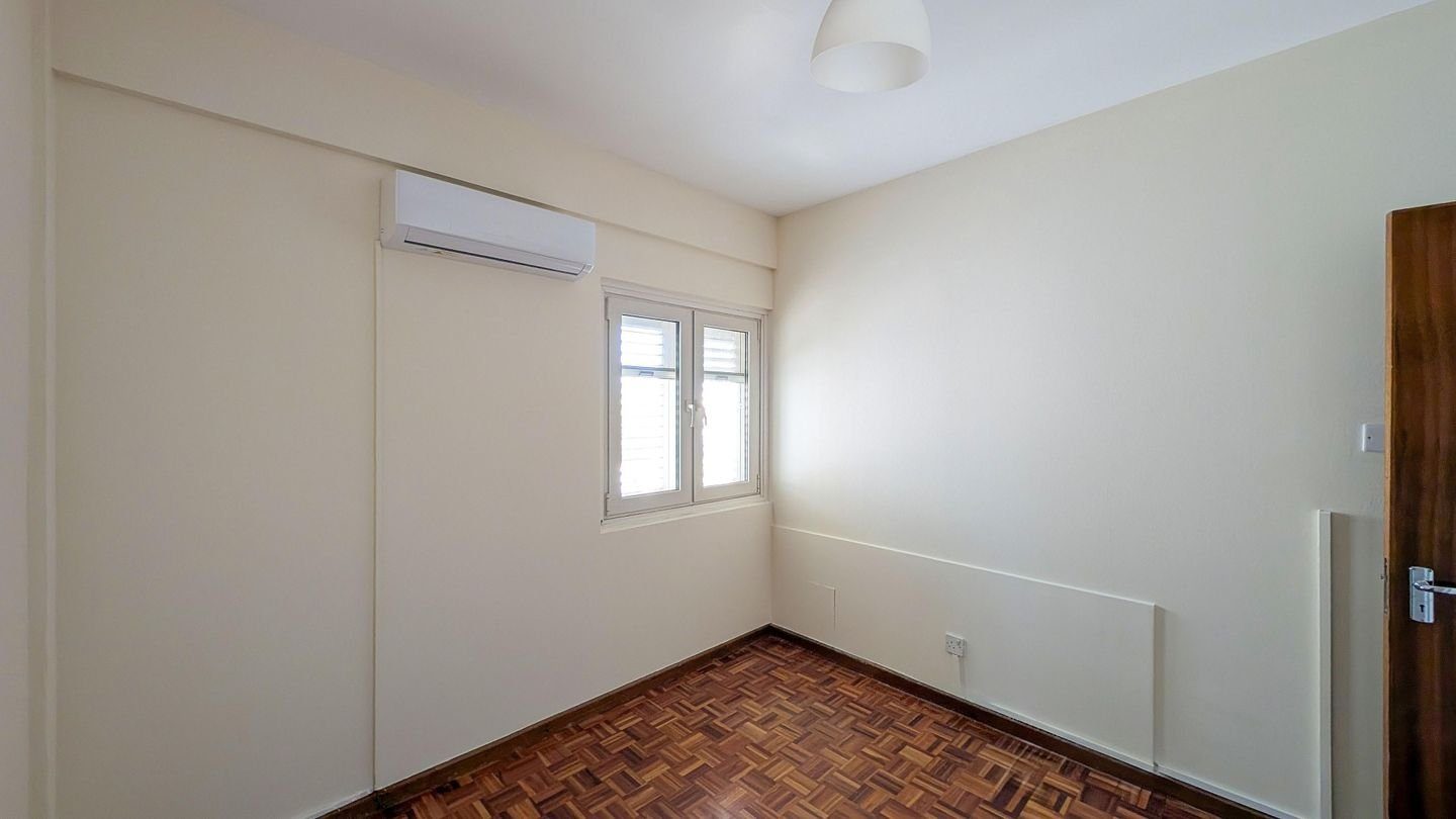 Three-Bedroom Apartment in Engomi, Nicosia photo 11