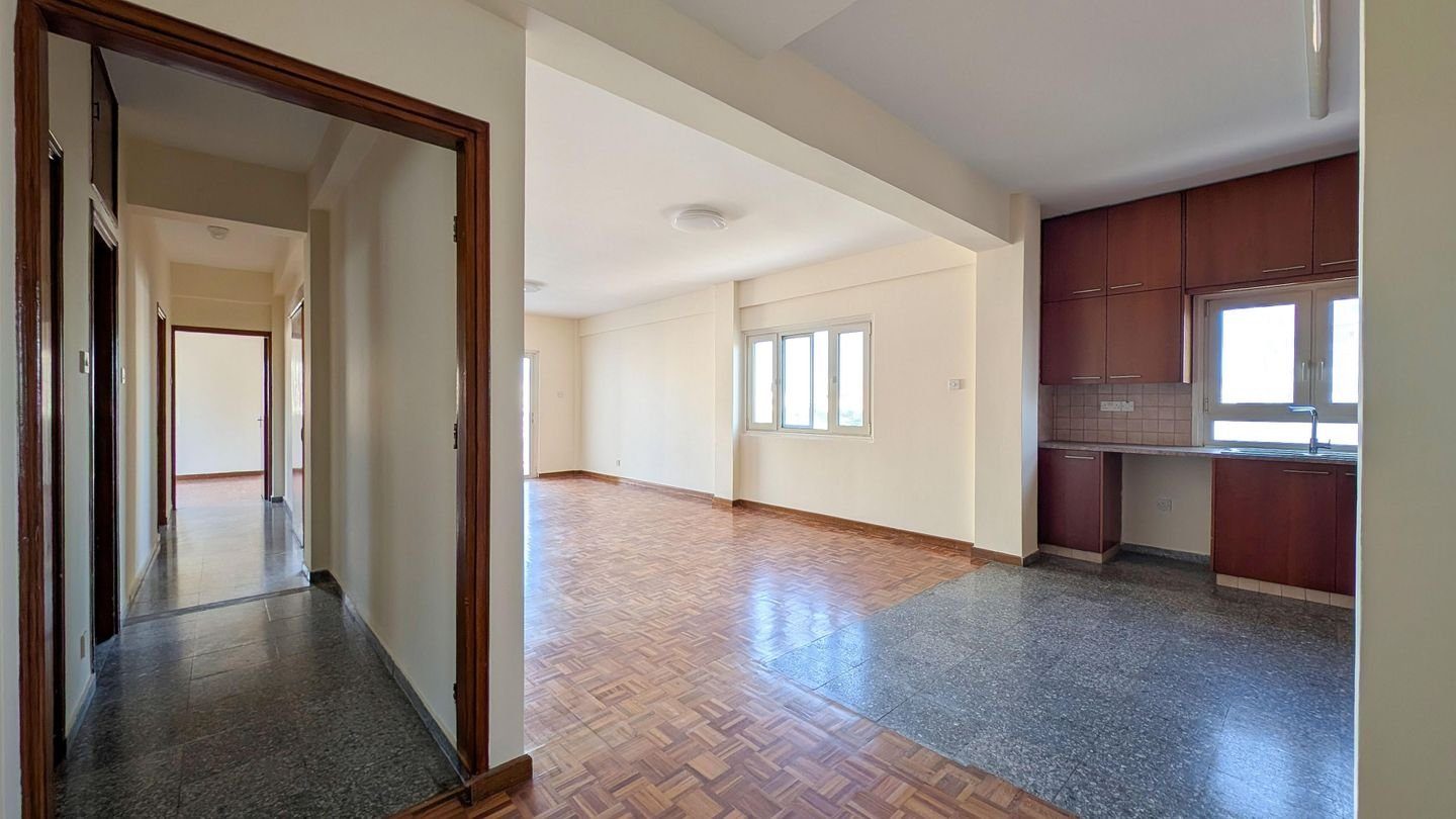 Three-Bedroom Apartment in Engomi, Nicosia photo 5
