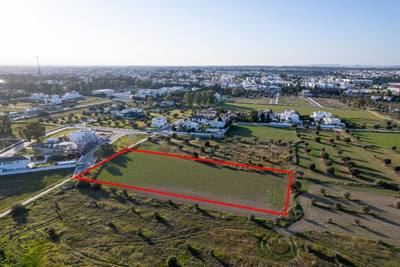 Shared residential field in Chryseleousa, Strovolos thumbnail 2