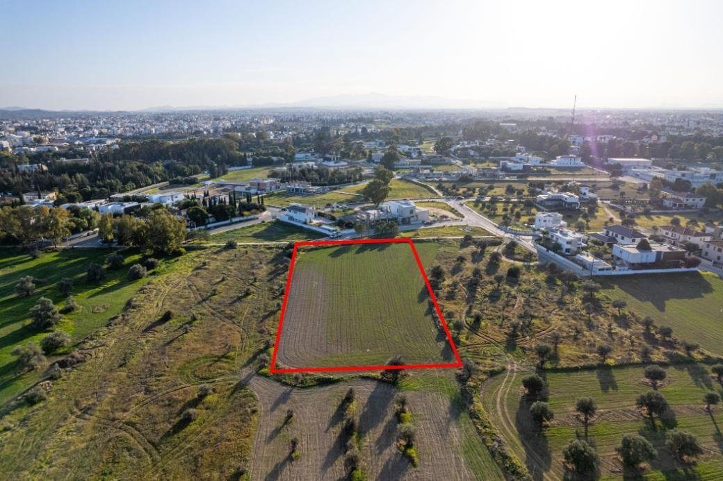 Shared residential field in Chryseleousa, Strovolos photo 3