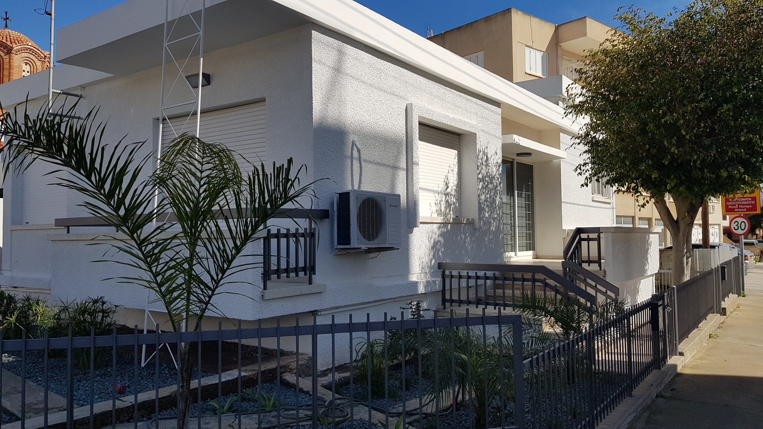 Renovated 3 BR house in the centre of Limassol — photo 3