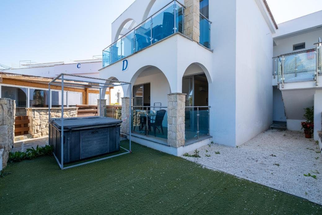 1-bedroom apartment with jacuzzi in Latchi, Paphos photo 2