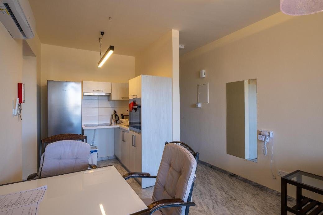 1-bedroom apartment with jacuzzi in Latchi, Paphos photo 11