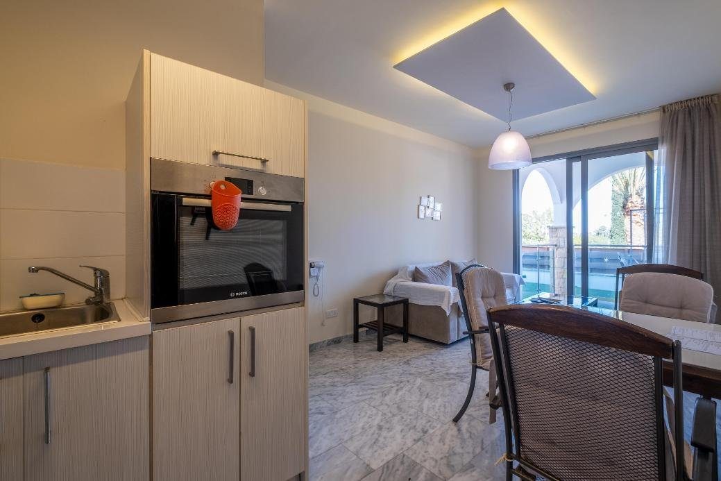 1-bedroom apartment with jacuzzi in Latchi, Paphos photo 8