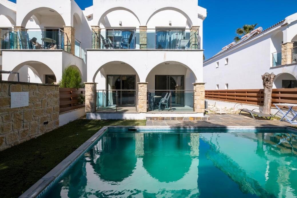 2-bedroom apartment with swimming pool in Latchi, Paphos photo 1