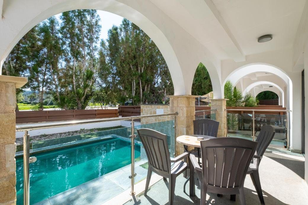 2-bedroom apartment with swimming pool in Latchi, Paphos photo 4