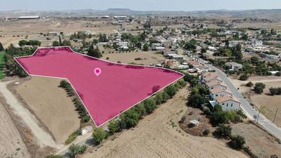 (Share) Field in Potamia, Nicosia thumbnail 4