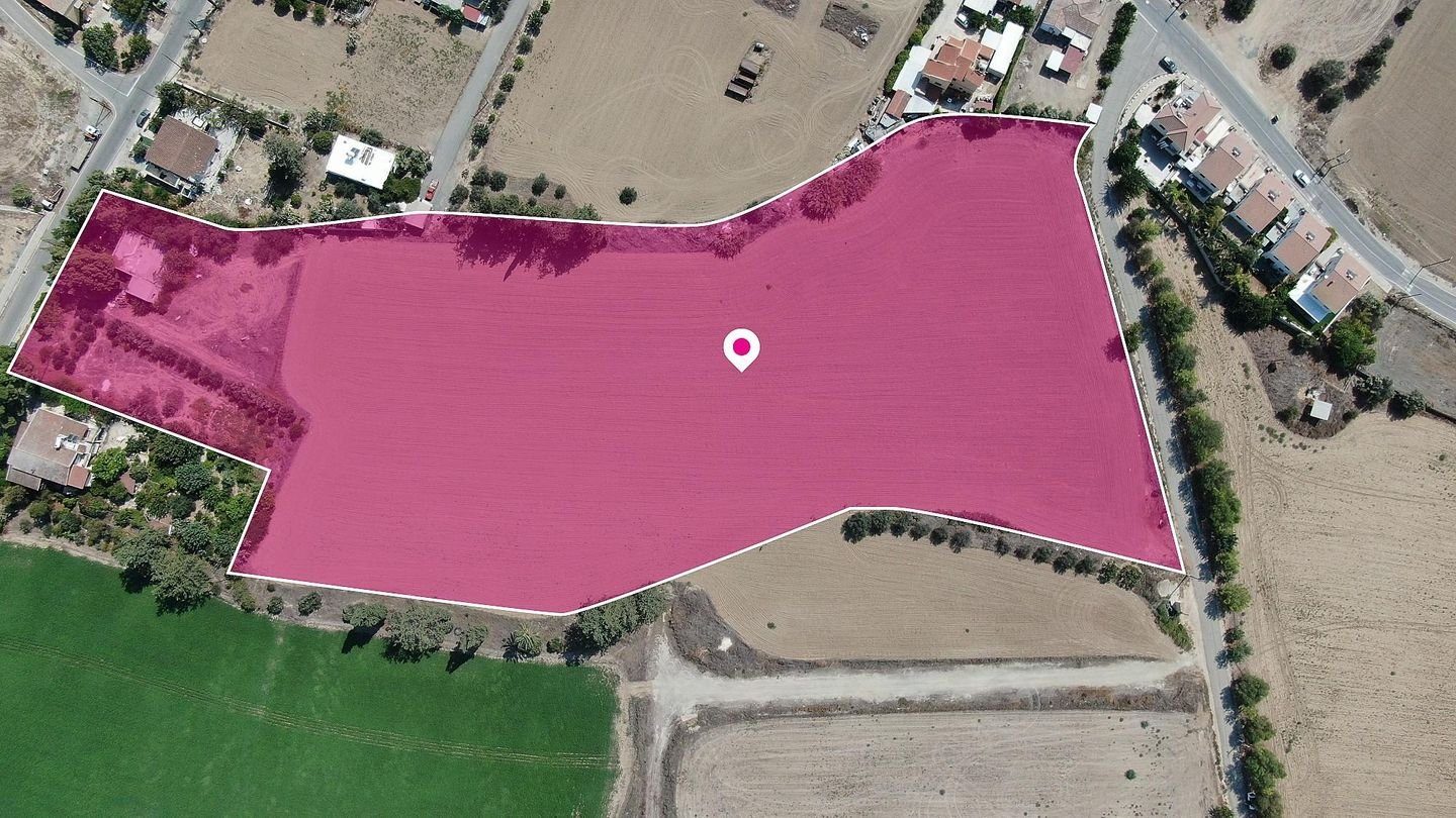 (Share) Field in Potamia, Nicosia photo 2