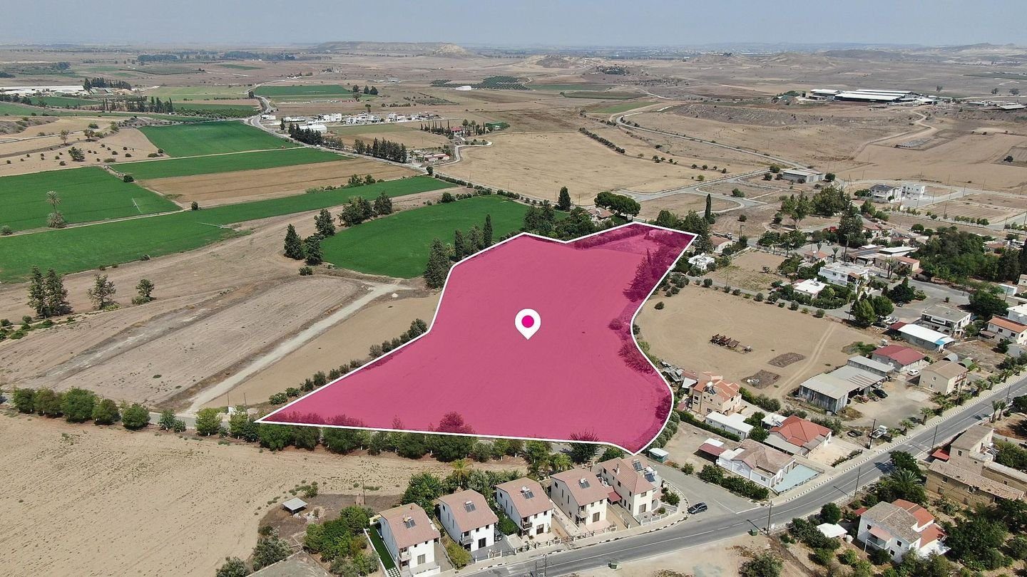 (Share) Field in Potamia, Nicosia photo 3