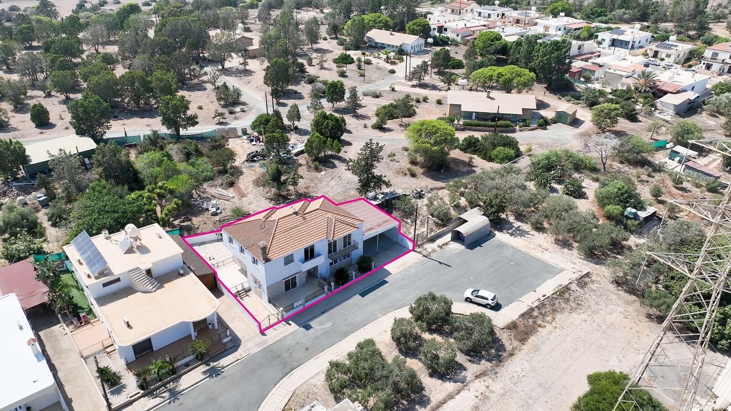 Three-bedroom House in Ormideia, Larnaca photo 1