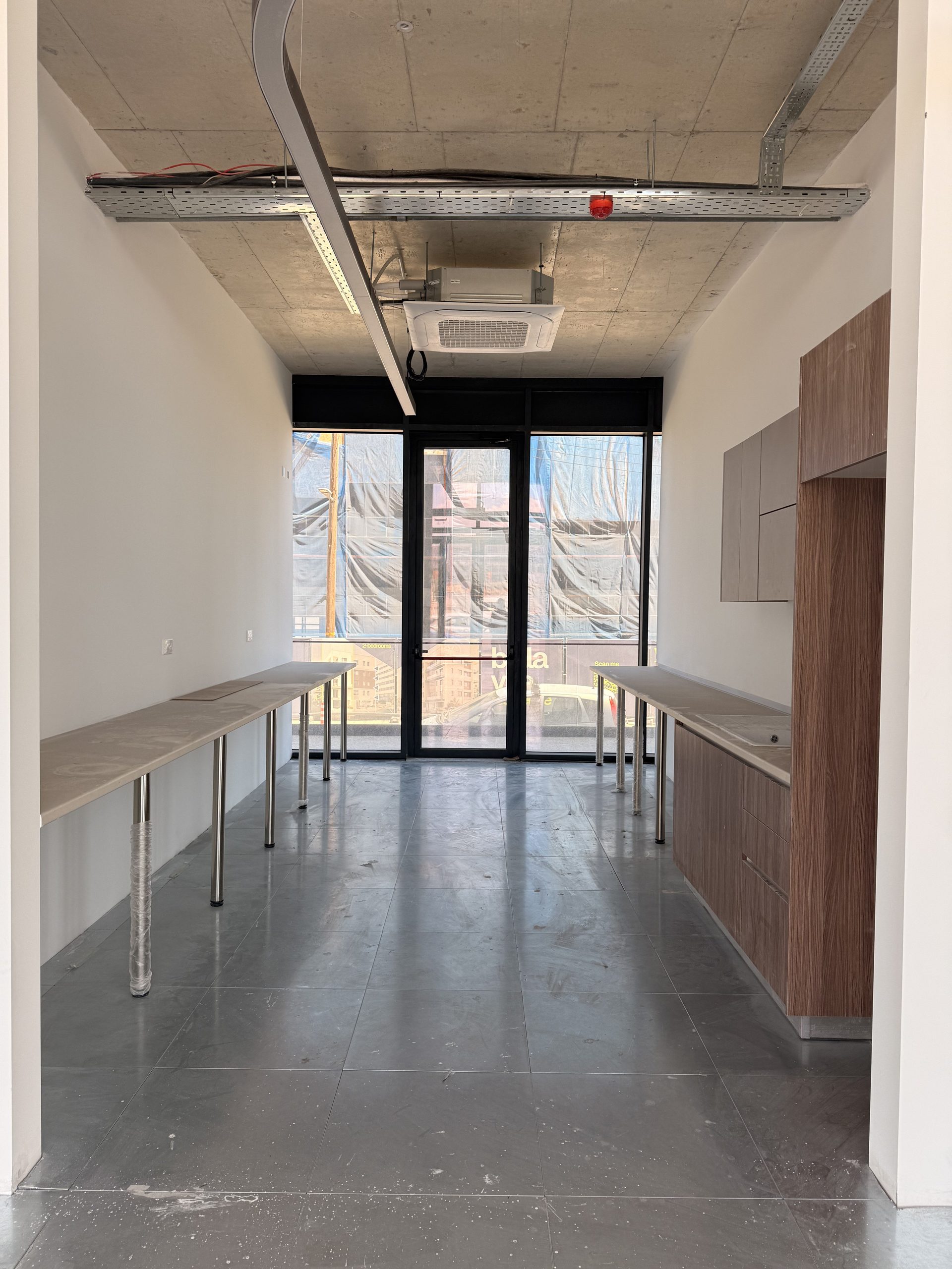 Ground Floor + Mezzanine in Mesa Geitonia, Limassol photo 10