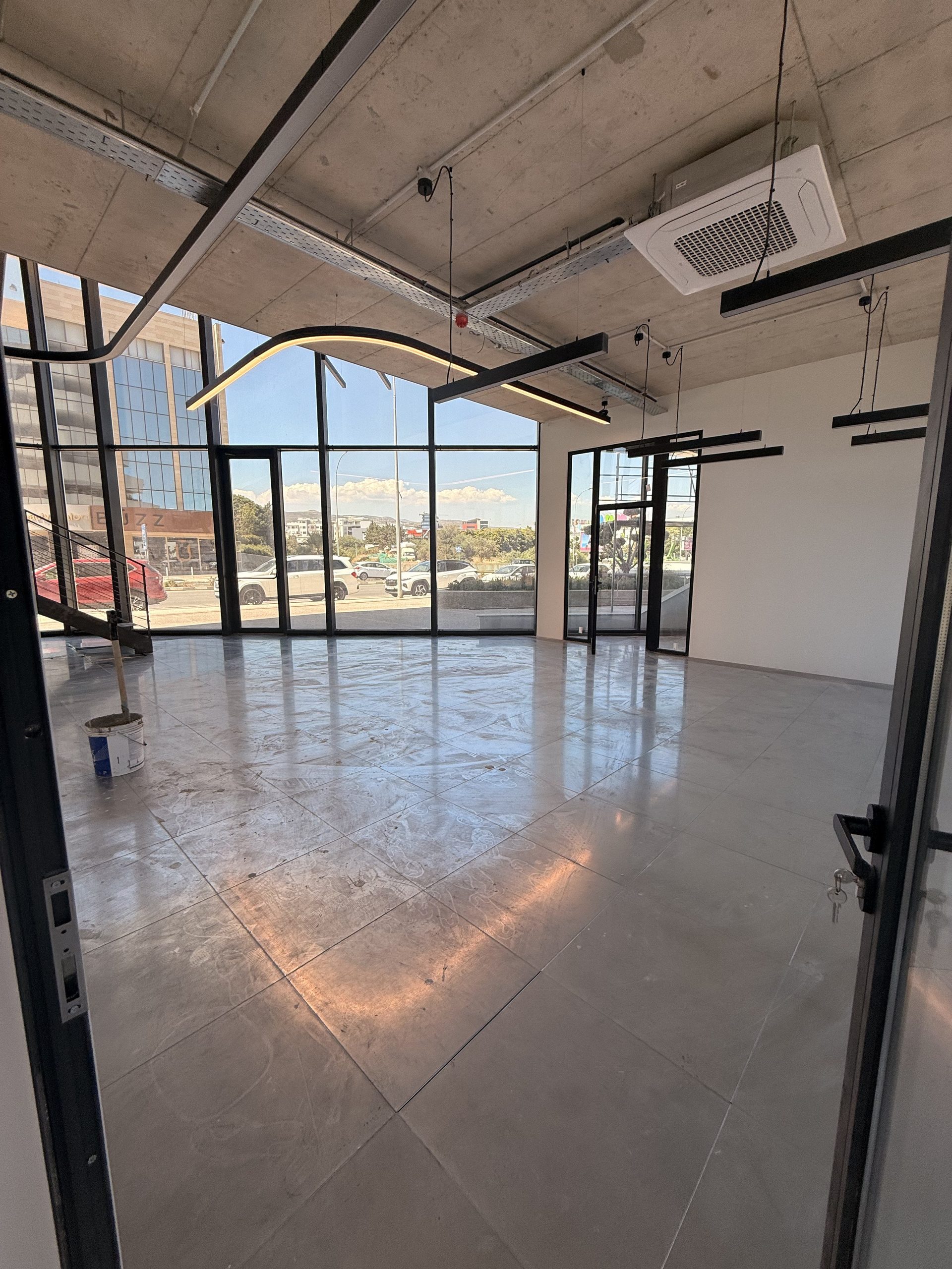 Ground Floor + Mezzanine in Mesa Geitonia, Limassol photo 2