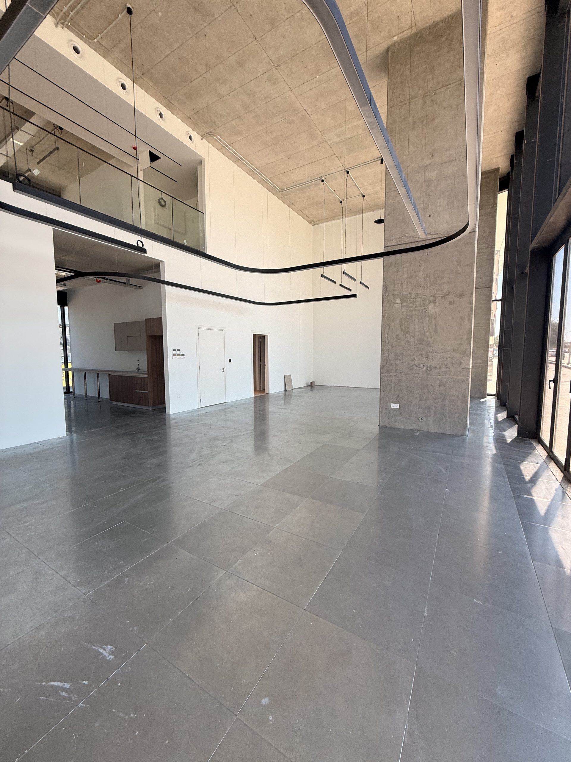 Ground Floor + Mezzanine in Mesa Geitonia, Limassol photo 3