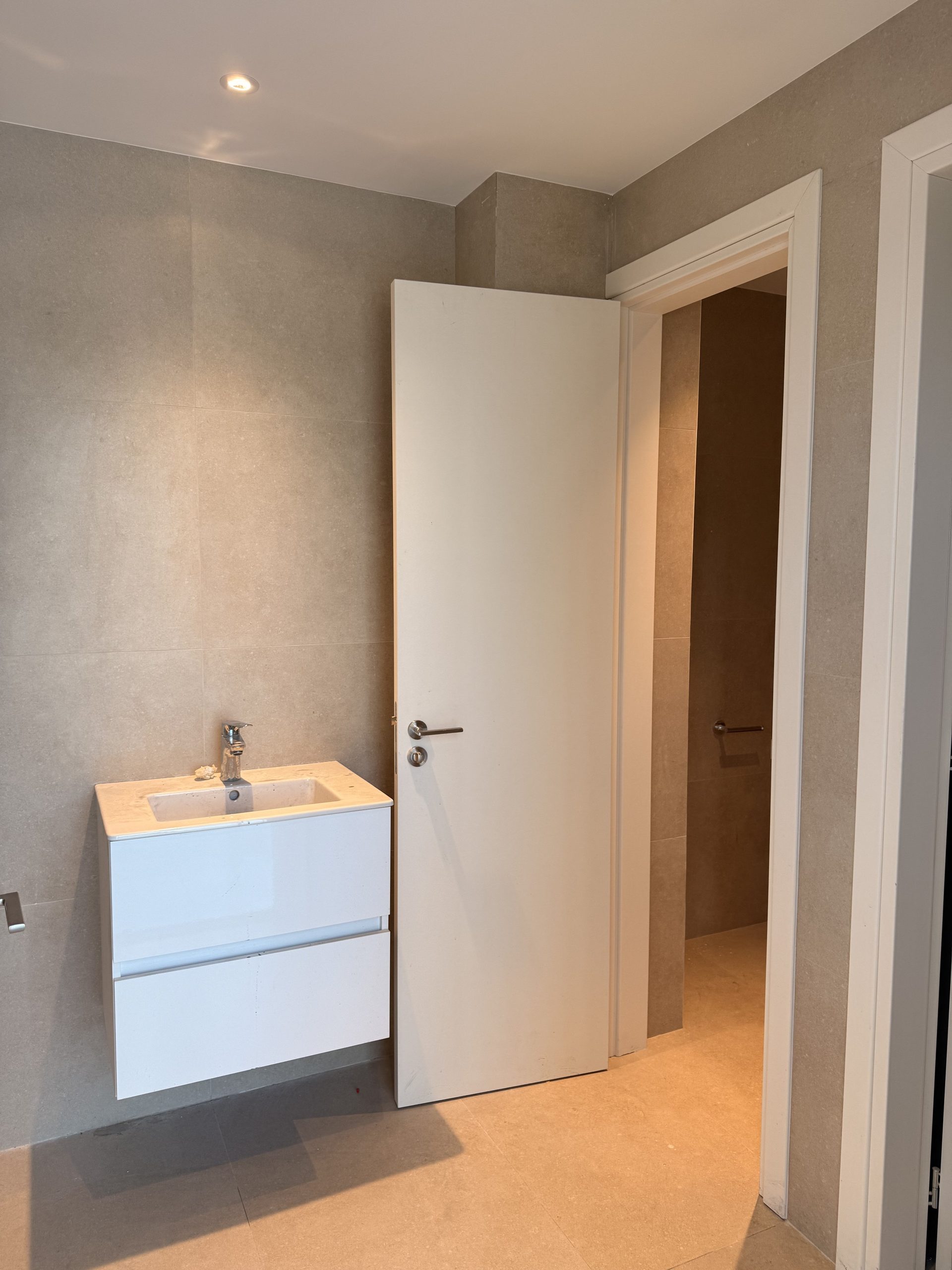 Ground Floor + Mezzanine in Mesa Geitonia, Limassol photo 11