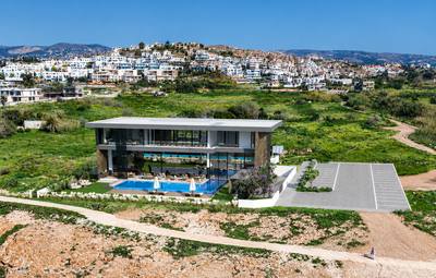 6 BR Villa in Chlorakas, Paphos thumbnail 1
