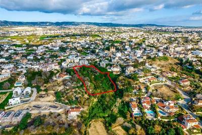 Shared residential field in Chloraka, Paphos thumbnail 4