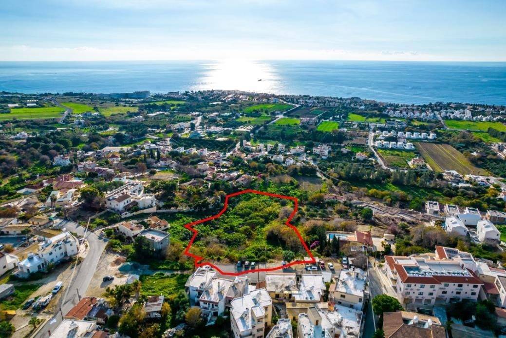 Shared residential field in Chloraka, Paphos photo 1