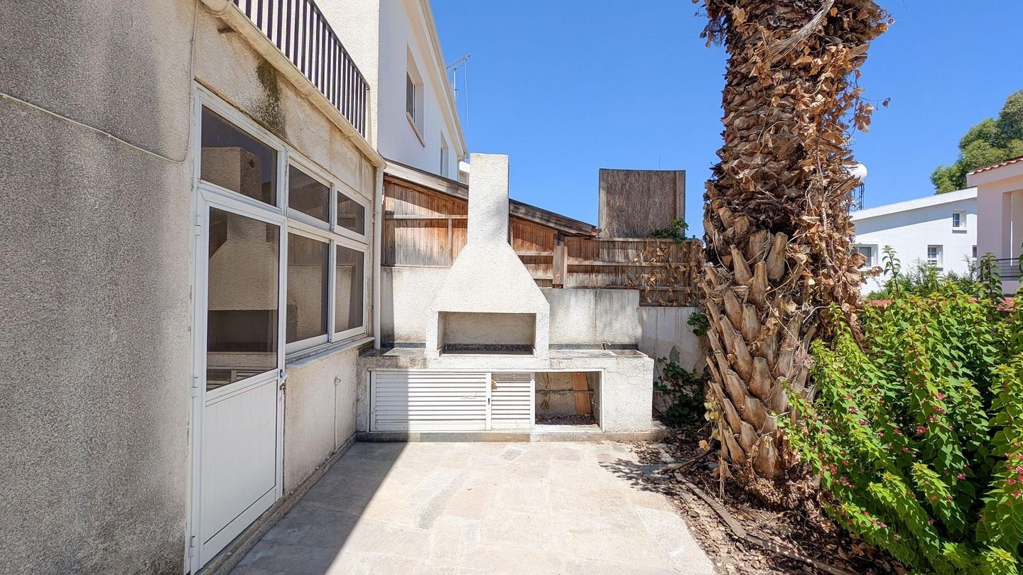 Detached Four-Bedroom Renovation Project in Egkomi, Nicosia photo 7