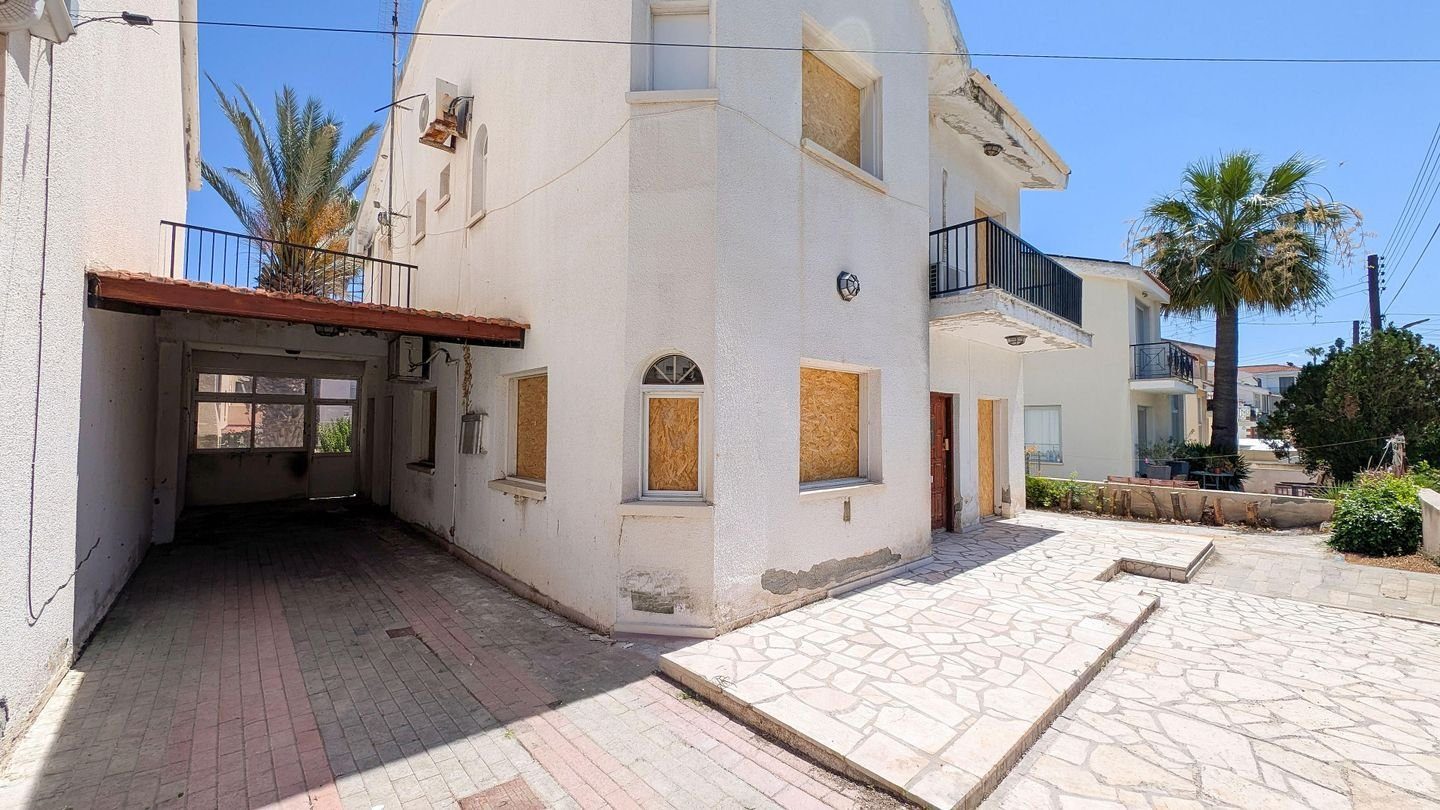 Detached Four-Bedroom Renovation Project in Egkomi, Nicosia photo 4