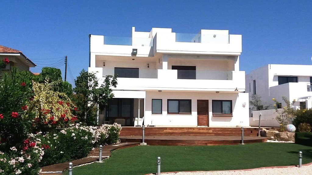 4-story villa with 4 BR villa in Zygi