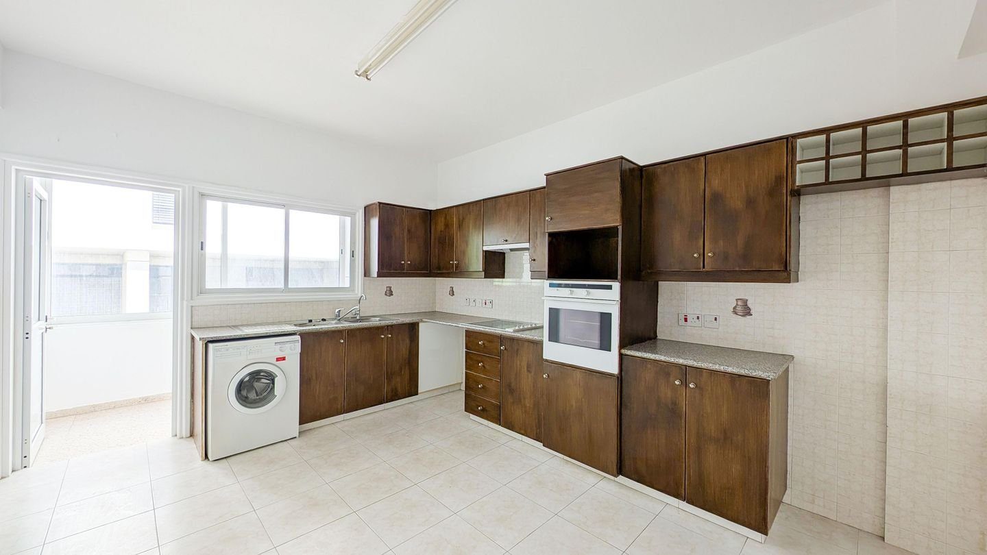 Three-bedroom apartment in Ag. Konstantinou & Elenis, Nicosia photo 5