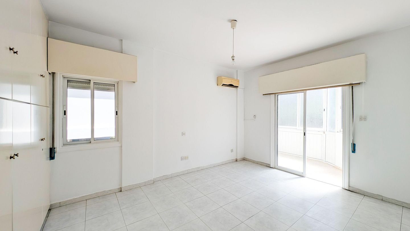 Three-bedroom apartment in Ag. Konstantinou & Elenis, Nicosia photo 8