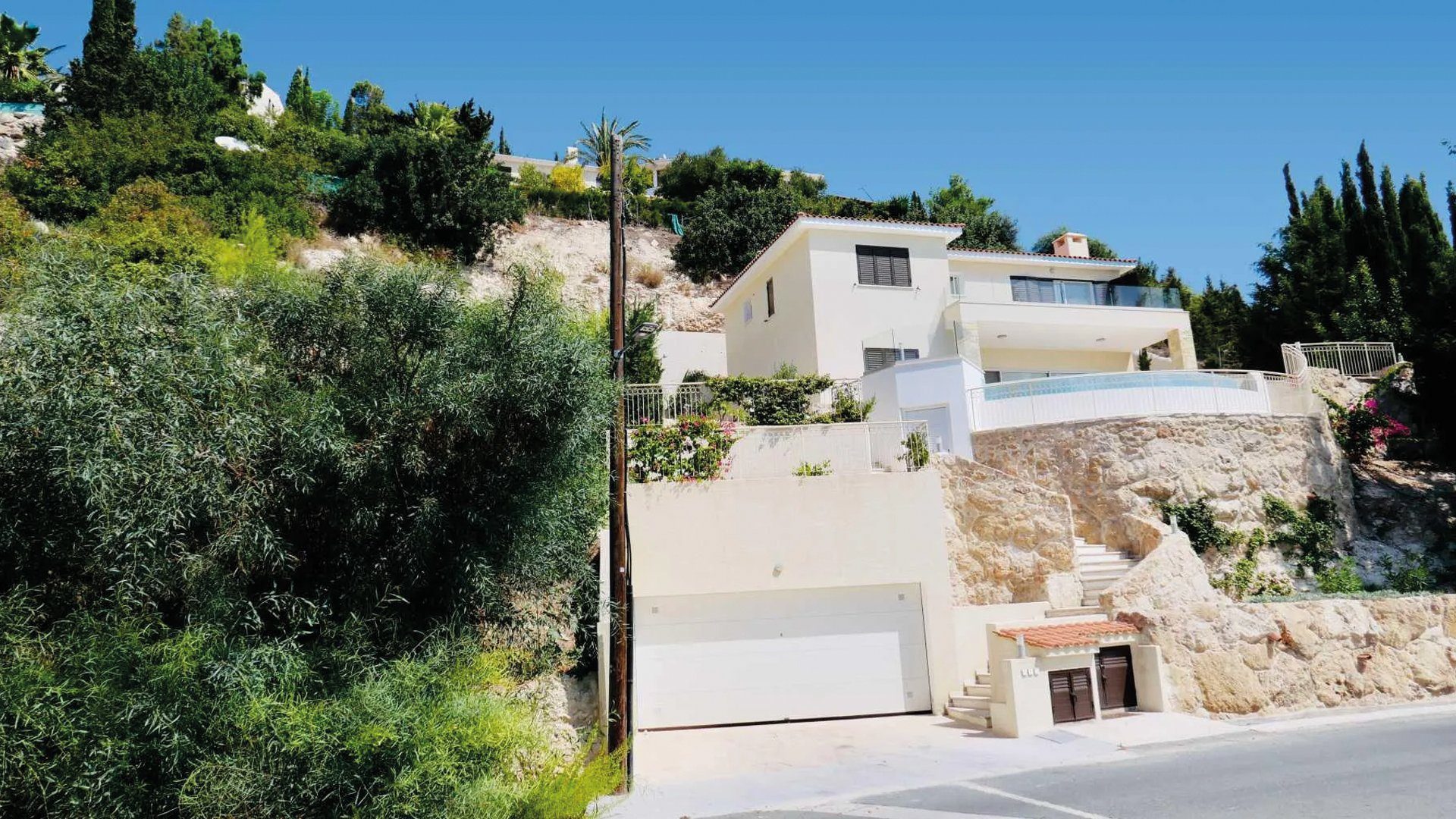 4 BR Villa in Tala, Paphos photo 1