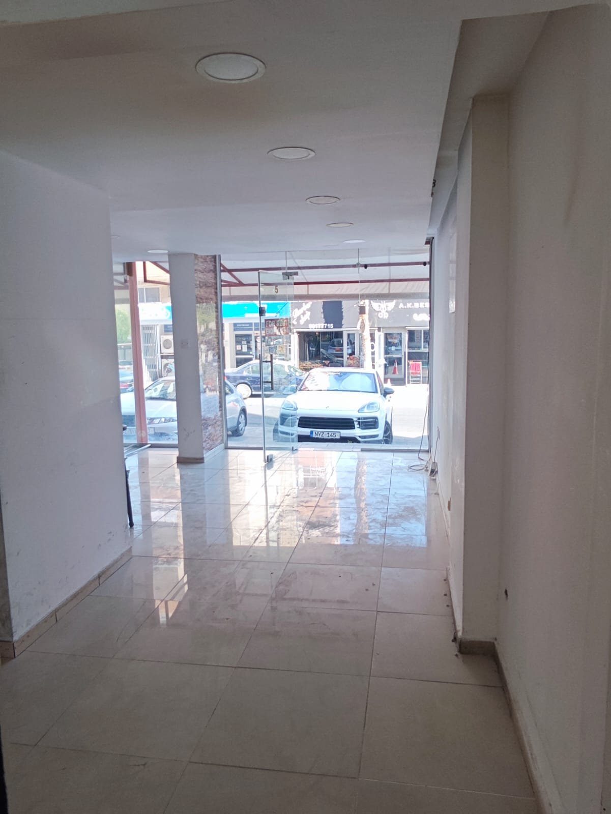 Commercial space for rent in Neapolis, Limassol — photo 3