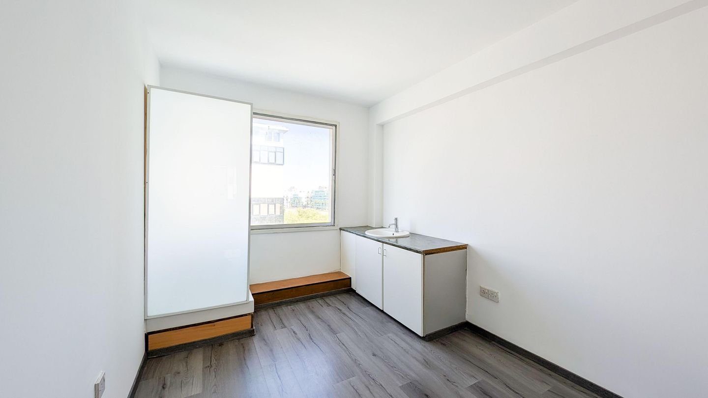 Office space in Trypiotis, Nicosia photo 14