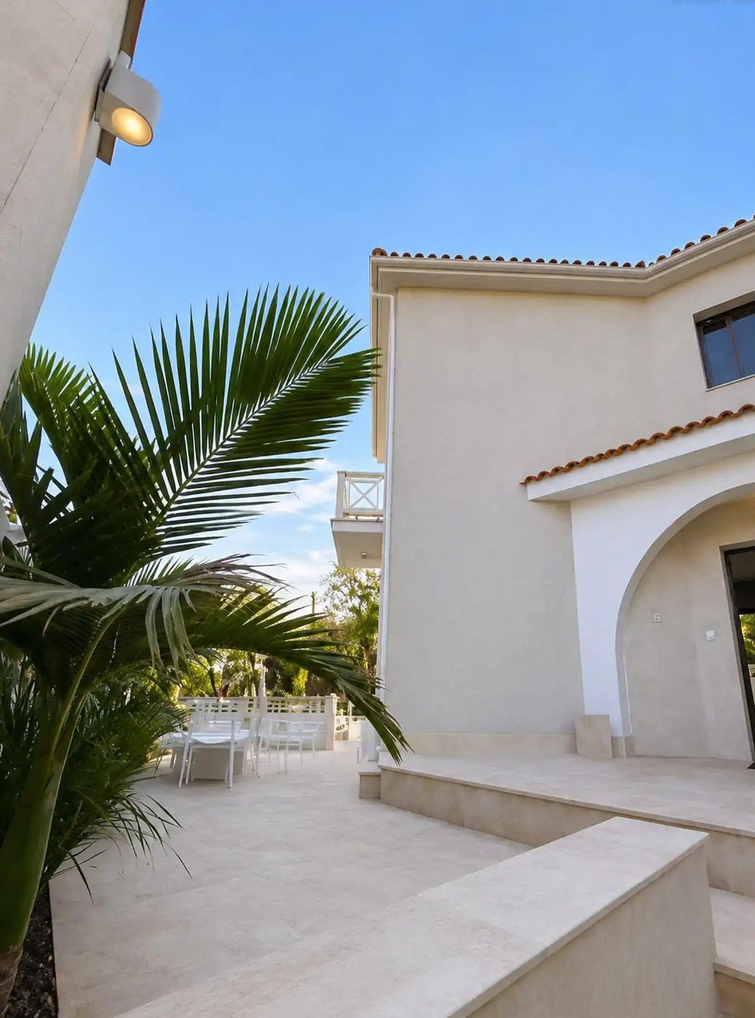 3 BR Villa with Sea Views in Agios Tychonas, Limassol photo 10