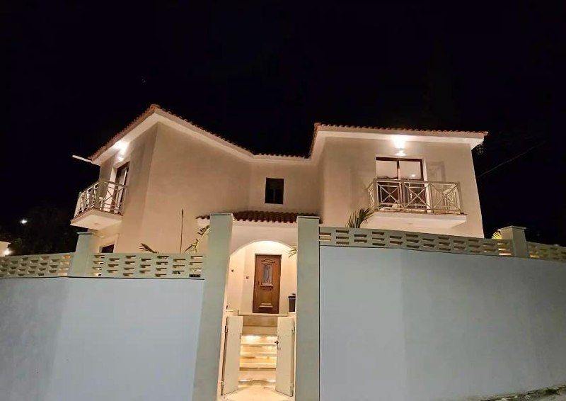 3 BR Villa with Sea Views in Agios Tychonas, Limassol photo 11