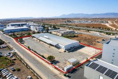 Two warehouses in Kokkinotrimithia, Nicosia thumbnail 2