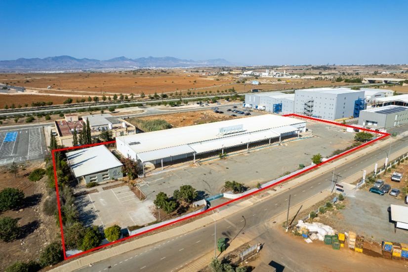 Two warehouses in Kokkinotrimithia, Nicosia photo 1