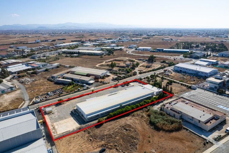 Two warehouses in Kokkinotrimithia, Nicosia photo 3