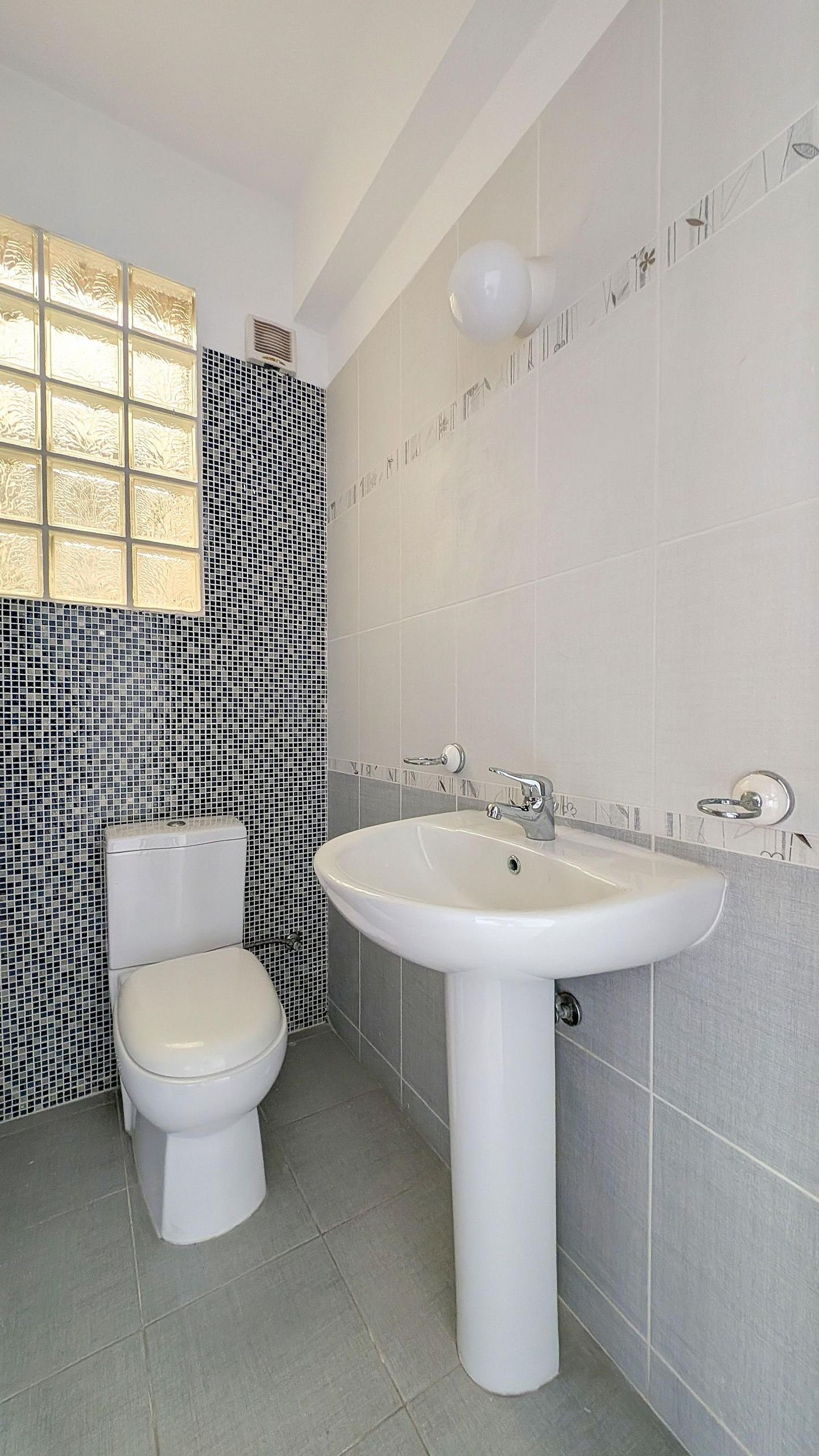 Two-Bedroom Apartment in Omonoia, Limassol photo 17