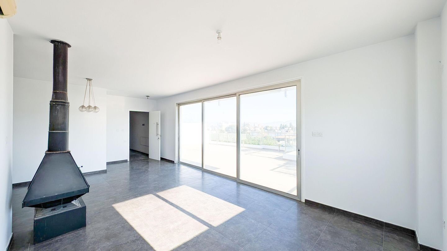 Top Floor Three-bedroom apartment in Agios Vasilios Quarter, Strovolos, Nicosia photo 6