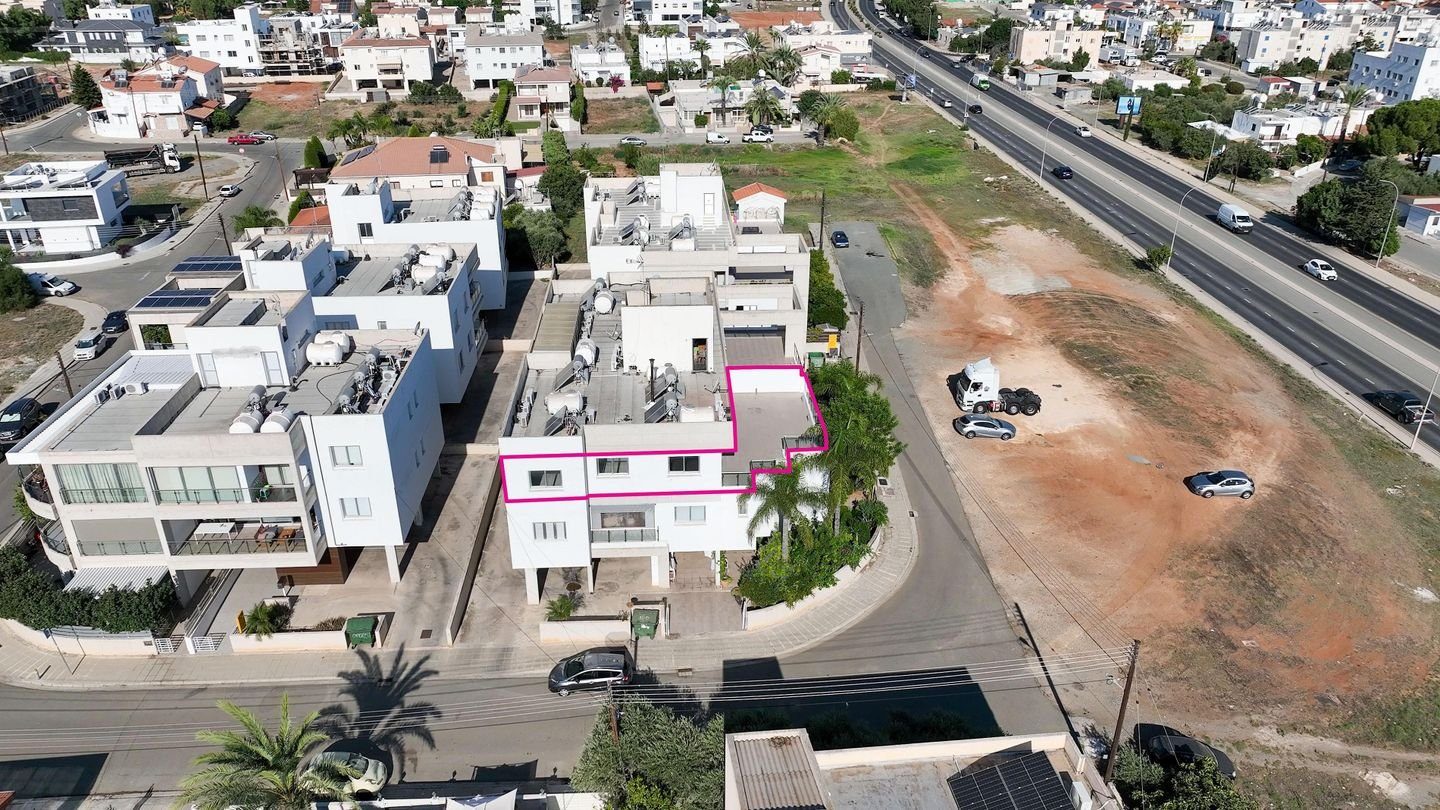 Top Floor Three-bedroom apartment in Agios Vasilios Quarter, Strovolos, Nicosia photo 4