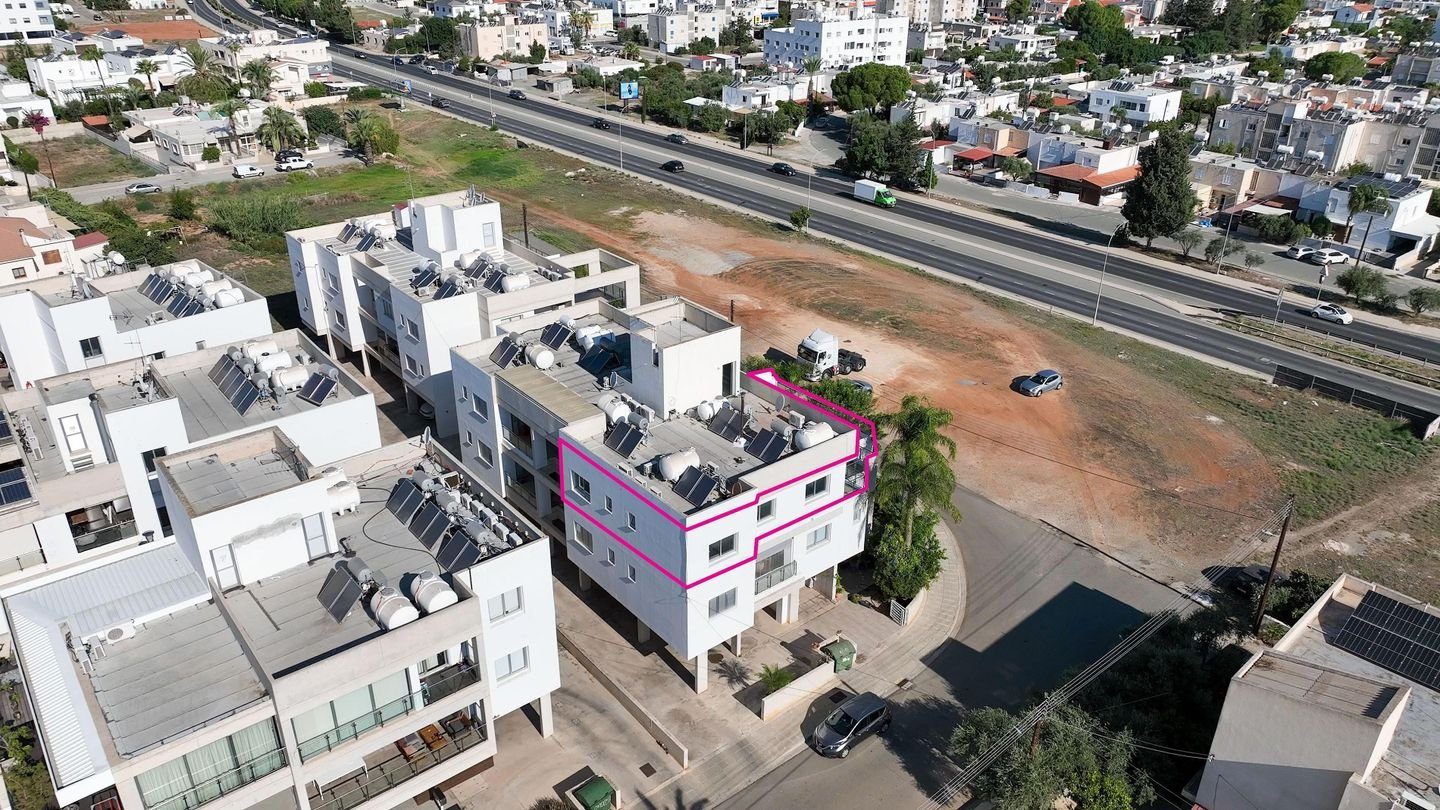 Top Floor Three-bedroom apartment in Agios Vasilios Quarter, Strovolos, Nicosia photo 2
