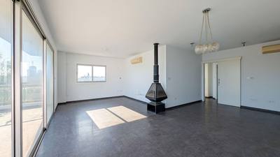 Top Floor Three-bedroom apartment in Agios Vasilios Quarter, Strovolos, Nicosia thumbnail 5